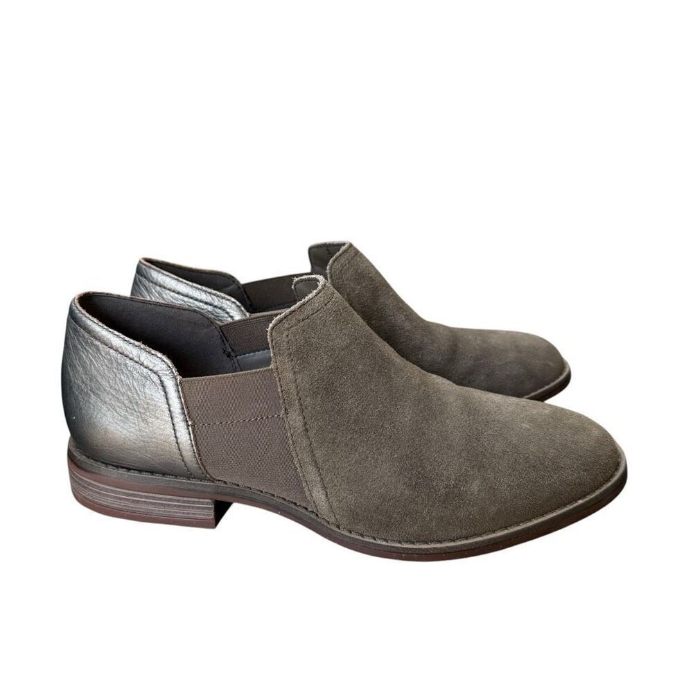 Clarks Camzin Step Low Ankle Boots Dark Olive leather/suede Women's size 10M